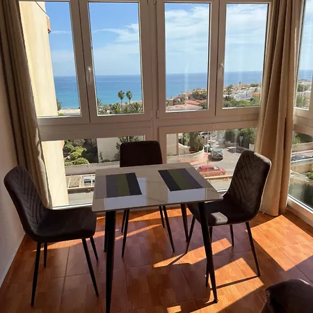 Con Vistas Al Mar Y Al